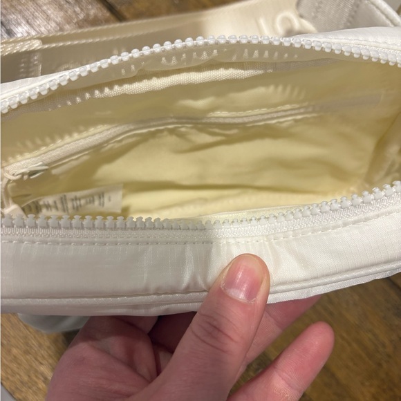 Lole Cream Belt Bag - Picture 9 of 9